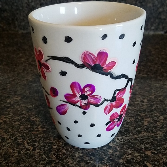 Tea cup - Picture 2 of 3